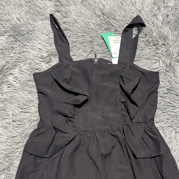 π₯°π₯°H&M Ruffled Mini Dressπ₯°π₯° - Picture 3 of 11